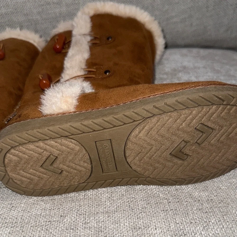 NWOT Cozy tan faux fur Lined suede like tall Boots
